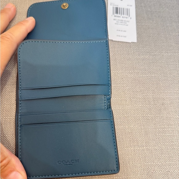 NEW COACH ESSENTIAL CARD HOLDER MARINE BLUE GOLD RET $125 - Picture 4 of 7